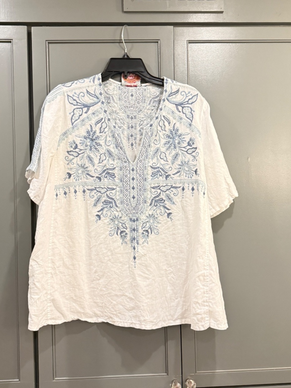 Johnny Was linen embroidered top - Picture 2 of 8